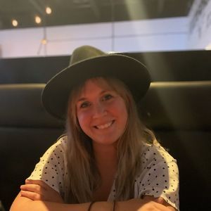 Meet your Posher, Danielle